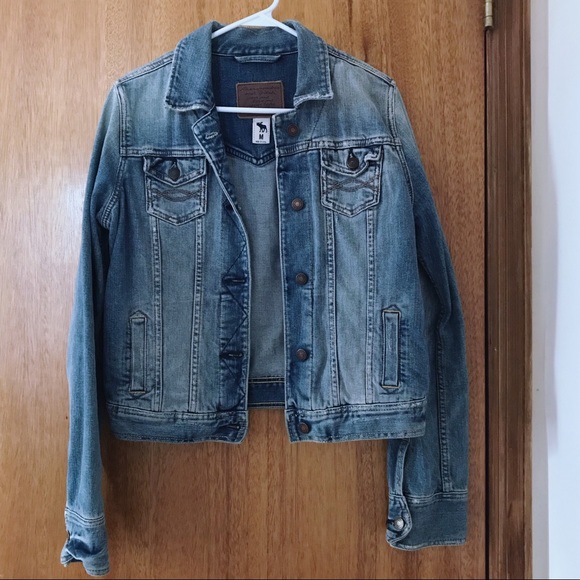 Abercrombie & Fitch Jackets & Blazers - Abercrombie & Fitch Classic Demin Jean Jacket Med